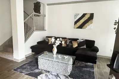 Image de New Luxury Vinings Townhome Perfect for Families