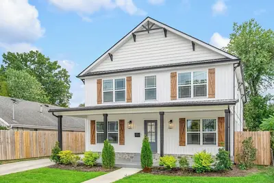 Image de Golf Simulator | Hot Tub | Downtown | Game Room |