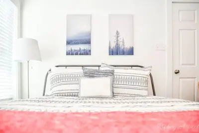 Image de Cute and Cozy Waco Studio