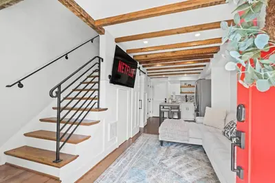 Image de Artistically Renovated Home in Old Town Alexandria