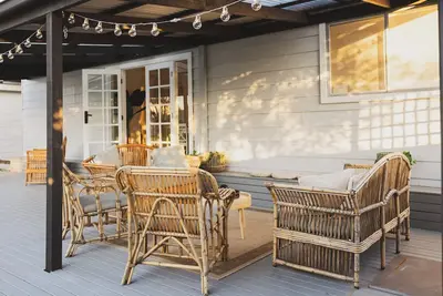 Image de Halcyon Days the perfect getaway, Sundays late check out, pet friendly!