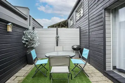 Image de Appartement 'Logement Coquelicot - 6 Personnes' avec terrasse privée et Wi-Fi