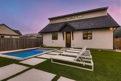 Image de Stunning Home Walk to Square & Heated Pool