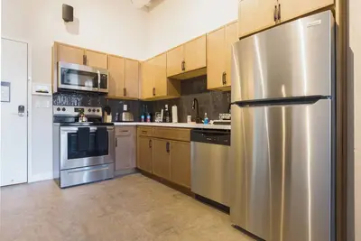 2br Tech-Powered Suite -2 Min Walk to Casino, Gastropub, Nightlife-Pet Friendly!