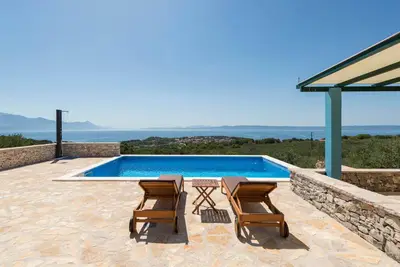 Image de House with a swimming pool - Olive Grove Sumartin