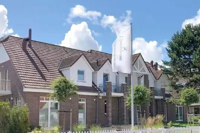 Image de Appartement confortable avec spa et piscine