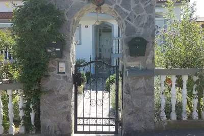 Image de A peaceful environment for complet relaxsation, 10 min. by car to Koper beach. . .