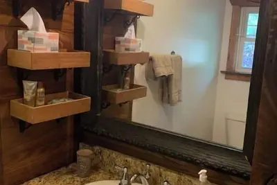 Image de Handcrafted Rustic Cabin on the Bourbon Trail