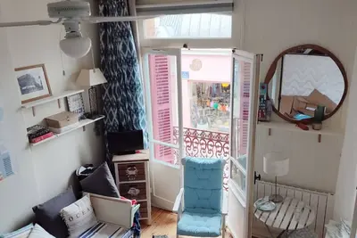 Cocon douillet avec 2 balcons et vue sur mer