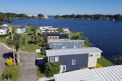 Image de Orlando Lakefront Tiny House Community