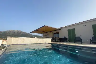 Image de Comfortable 8-person villa with pool and sea view