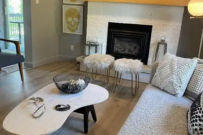 Image de Heart of St Sauveur- walk to Village center! Ski till May 18 - no. 310182