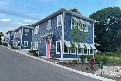 Image de Riverwalk 100 on Pine River\ntownhome with gourmet kitchen~2 Br can sleep 8. \n