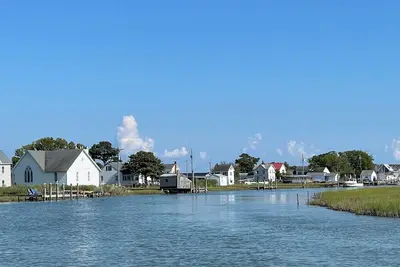 Image de Blue Anchor Cottage at Smith Island Md Quaint & Charming Beach Cottage