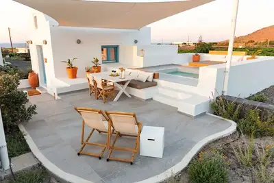 Image de Wonderful Santorini House | Villa Mezzo Honeymoon | Private Pool | Sea Views & Plunge Pool | Finikia-Oia