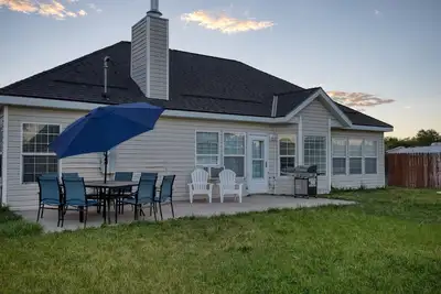 Image de Family friendly house close to Bryce, Zions, and Panguitch Lake. Game room.