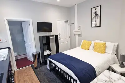 Riverside House Apart-3