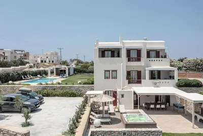 Image de Aurora 8 bedroom Villa with private pool & Jacuzzi - Naxos