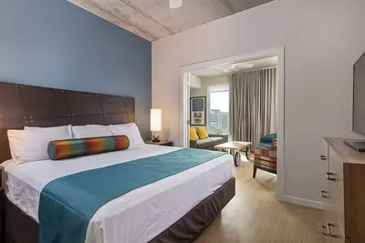 Image de Studio unit/Austin - Full Kitchen, W/D, Rooftop Pool, & More!