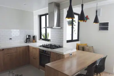 Modern and Spacious with A/C