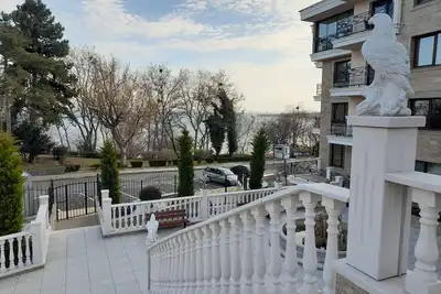 Image de ❤️ Lastminute Luxury 4-room apartment right on the beach, Nessebar town center⭐⭐⭐⭐⭐