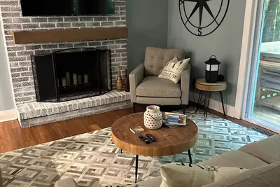 Image de Union Pier cottage tucked in woods, close to all.