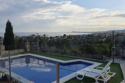 Image de Casa con gran jardín y unas preciosas vistas