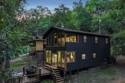 Image de Bella Vista Cabin on the lake with hot tub, canoes, beautiful views, Ev charger.