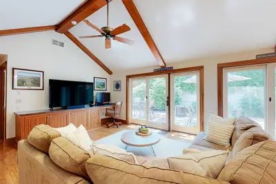 Image de Mews Village Villa | House in Mashpee | Pool | Gas Grill