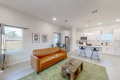 Image de La Casa Blanca | House in Houston