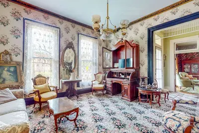 Image de Historical Home w/ Modern Conveniences w/ Porches