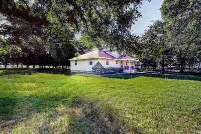 Image de Private gated home on 5 acres near Lake Texoma with dog-friendly yard & firepit