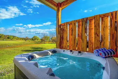 Image de Bluebonnet Cottage, Hot tub, Sleeps 4 with Views!
