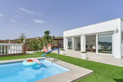 Image de Maison de vacances 'Entre Montañas' avec vue sur les montagnes, Wi-Fi et climatisation
