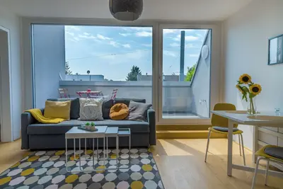 Image de Maureen Lovely 2 Bedroom Unit with Community Pool