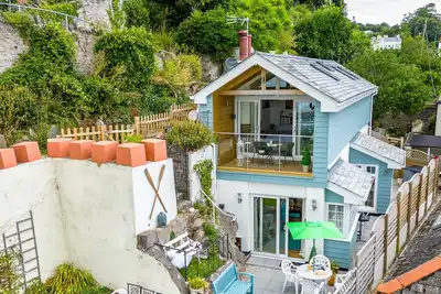 Image de The Boathouse - Panoramic Sea View Retreat, near Town, Marina & Beach and Parking