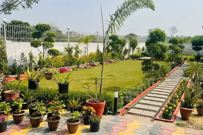 Image de Nirvair Farmhouse - Private cozy villa in South Delhi with garden and Projector