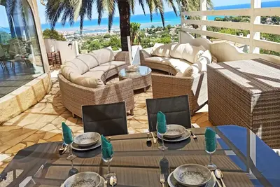Image de Beautiful Villa with gorgeous seaviews, close to the centre andbeaches of Denia.