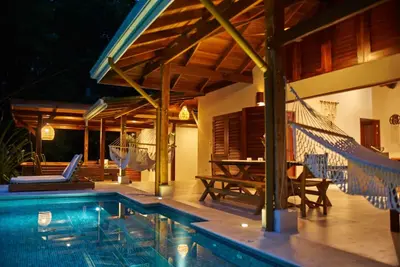 Image de Villa Paraíso avec piscine face à la nature