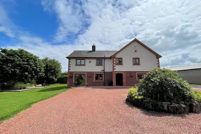 Image de Pass the Keys | Spectacular 7br House Hot Tub and Gardens in Gretna
