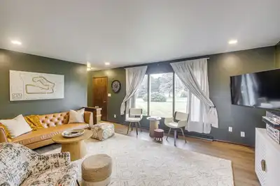 Image de Updated Plymouth Home ~ 5 Mi to Road America!