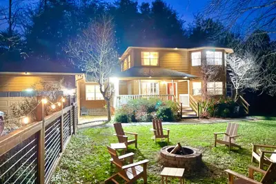 Image de *5Bdrooms*HotTub*4KingBeds*5minParkway