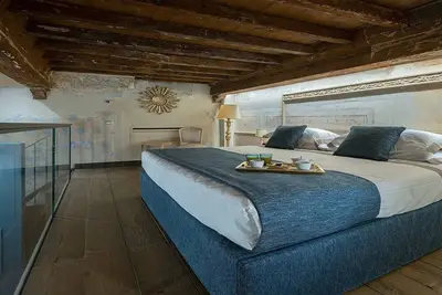 Luxurious And Elegant Abode To Retreat And Rest In True Italian Style