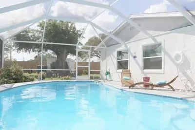 Image de New! Trendy 3bd/2b Home Pool Patio 8 Guests