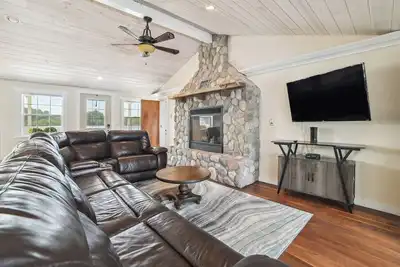 Image de Lakefront Gladwin Vacation Rental w/ Deck & Dock!