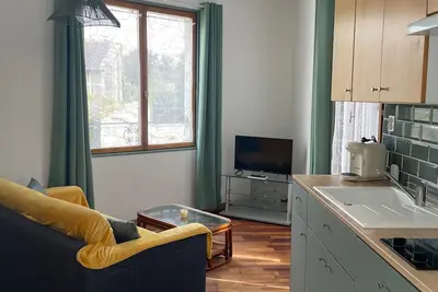 Appartement 35 m2 1er étage a 200 m de la mer avec jardin
