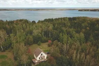 Image de Nestled Woods by Brackley Beach