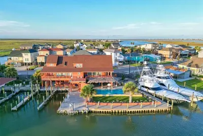 Image de Private swimming pool, fishing dock! Something to offer everyone!