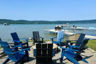 Image de Newly Renovated Home on Little Glen Lake