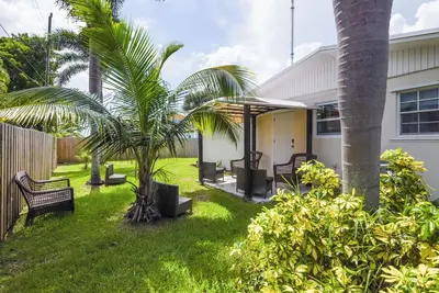 Image de Patio + Yard: Family-Friendly Miami Oasis!